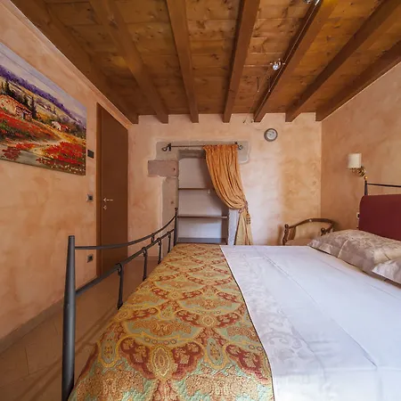 Alojamento de Acomodação e Pequeno-almoço Boutique Osteria Della Pieve SantʼAmbrogio di Valpolicella
